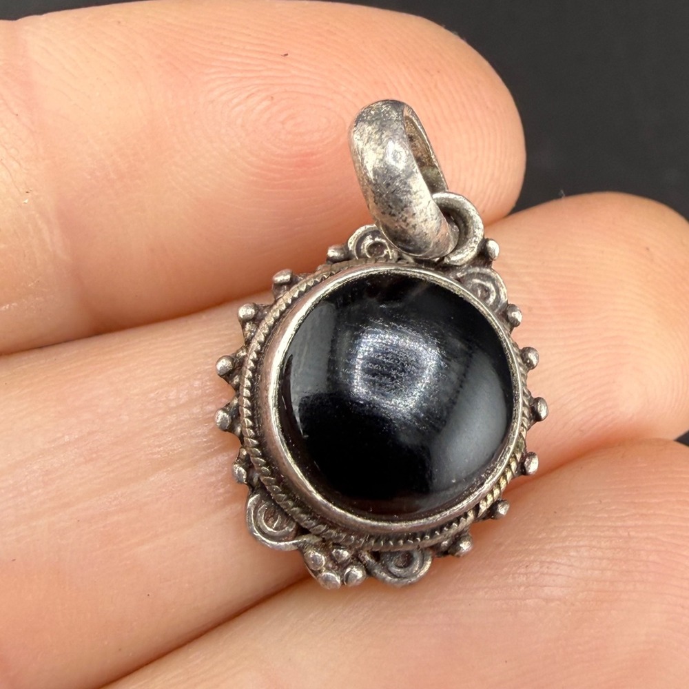 Vintage Estate Pendant Black Polished Stone Western Sterling Silver 3.1g